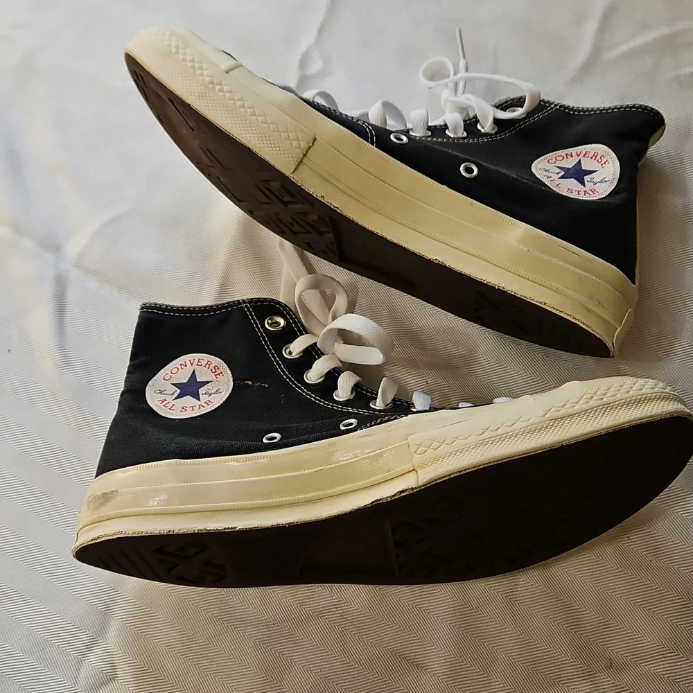 Converse Chuck Taylor Black and White High-Tops‎ - Picture 2 of 7